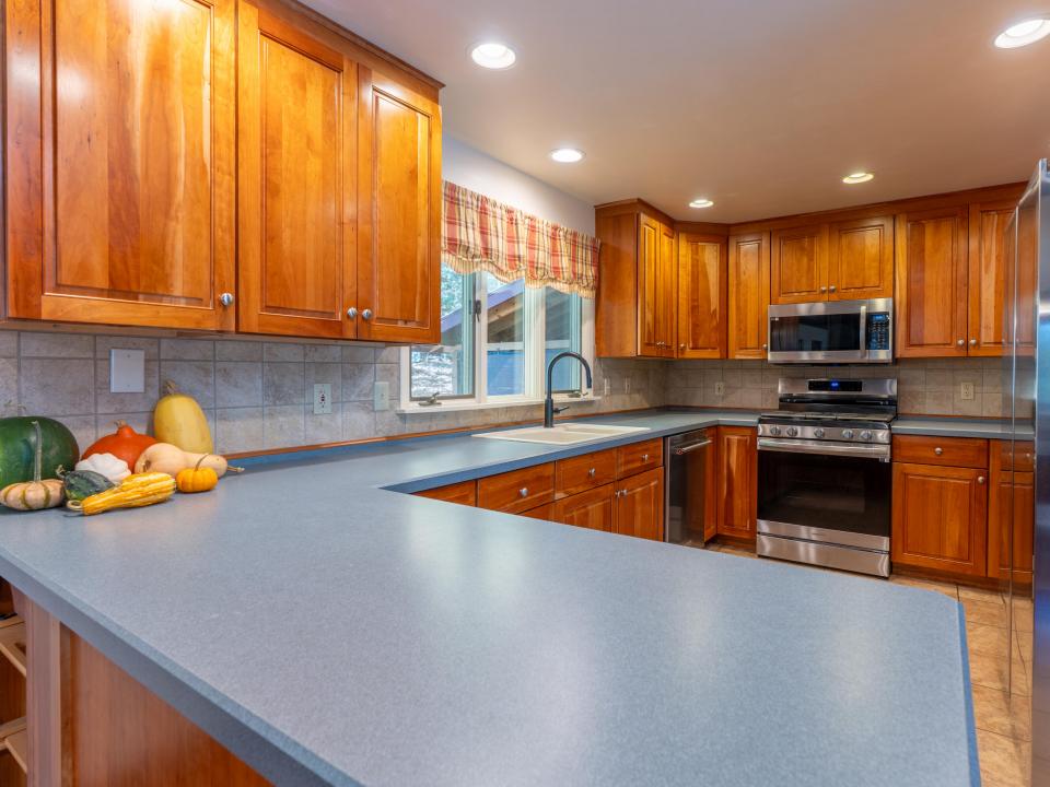 120 Riverside Dr SL-22