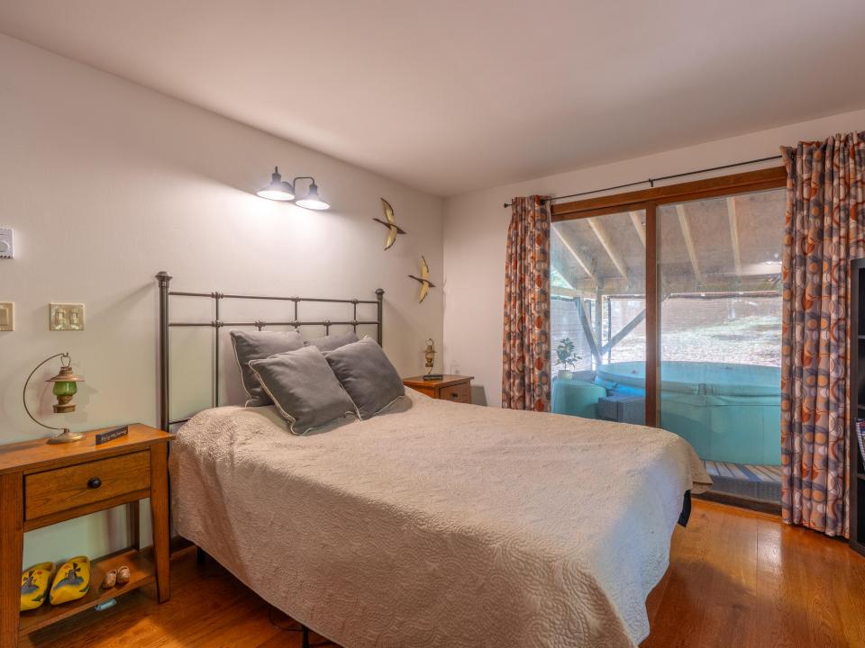 120 Riverside Dr SL-29