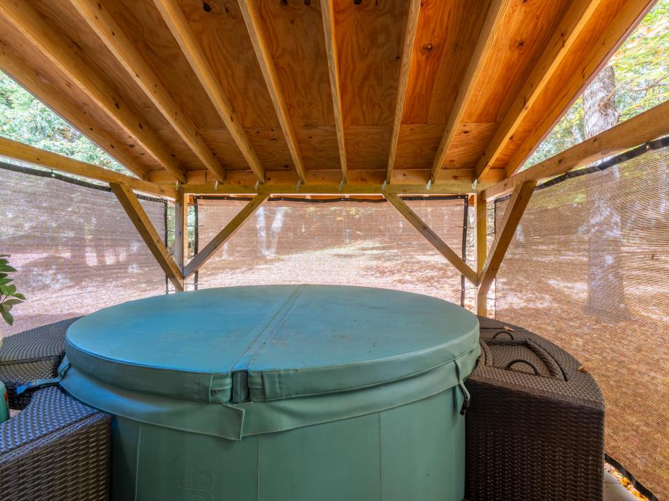 120 Riverside Dr SL-30