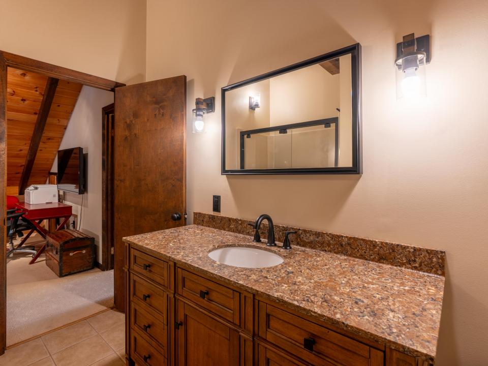 120 Riverside Dr SL-43