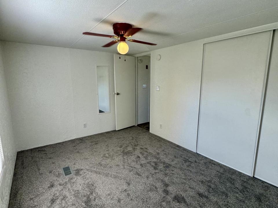 14C65308-E2E2-4A96-A0A9-7B8400A95722_1_2