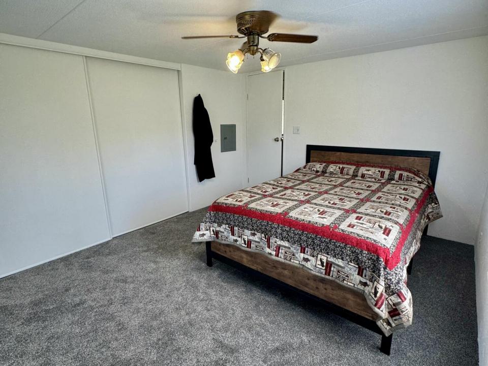 74523CE0-E407-42EA-85E4-9D39C50781B3_1_2