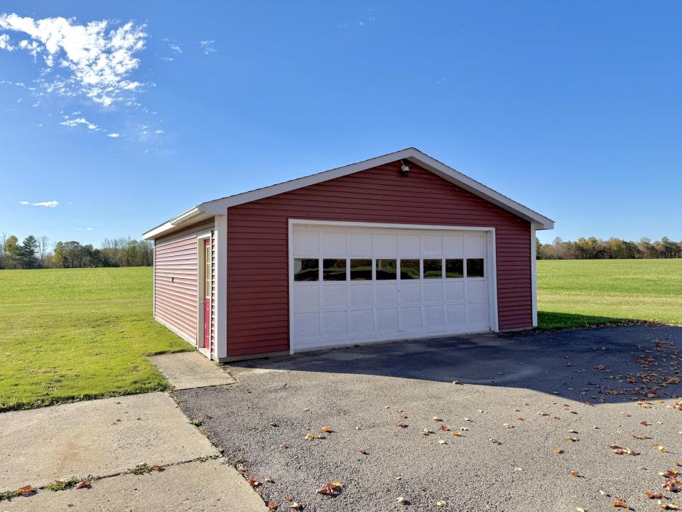 Detached Garage