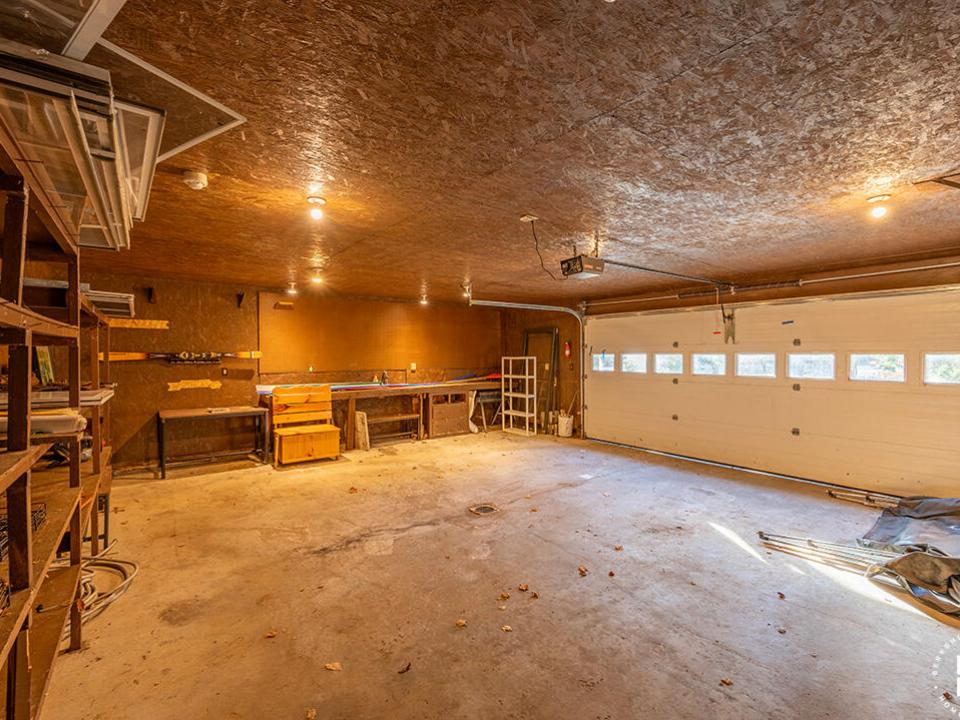 HomeInRainbowLake_Garage