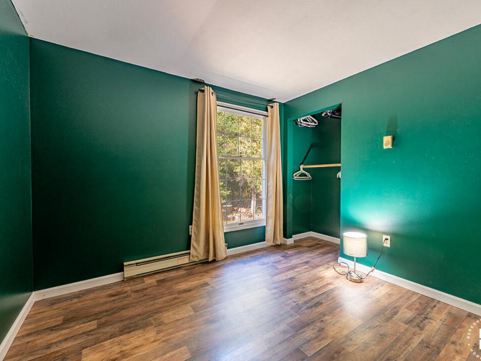 TupperLakeSplitLevel_Bedroom3_Closet