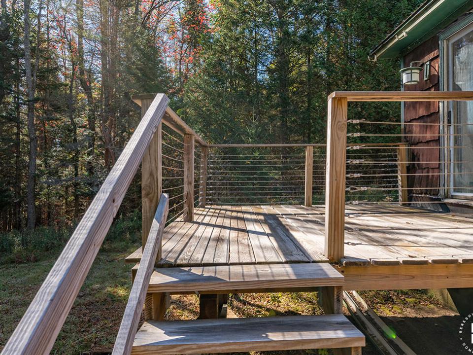 TupperLakeSplitLevel_Deck