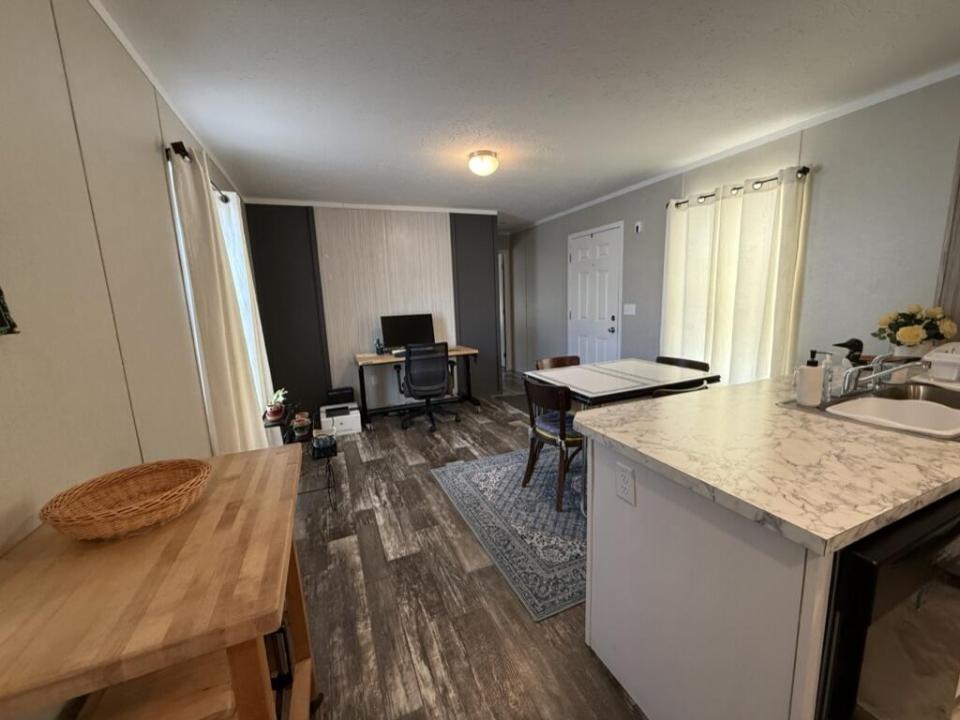 47A2AFE2-3F50-4F39-A4B8-4B38E3ACC257_1_1