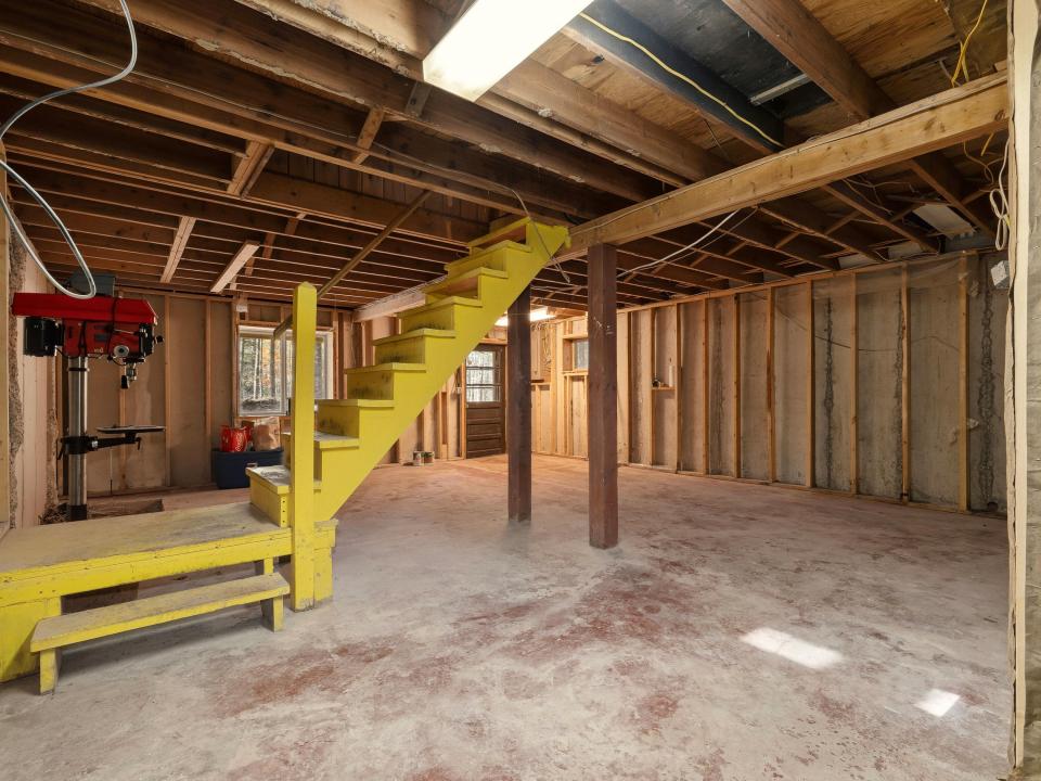 23-Red-Fox-Drive-Jay-NY-19