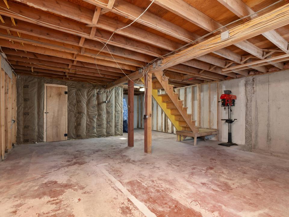 23-Red-Fox-Drive-Jay-NY-20