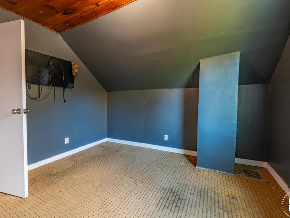 LakePlacidHomeOnOldMil_Bedroom1_TV