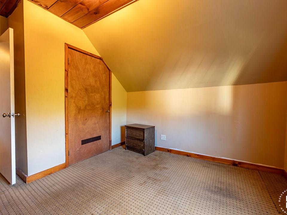 LakePlacidHomeOnOldMil_Bedroom2_Closet