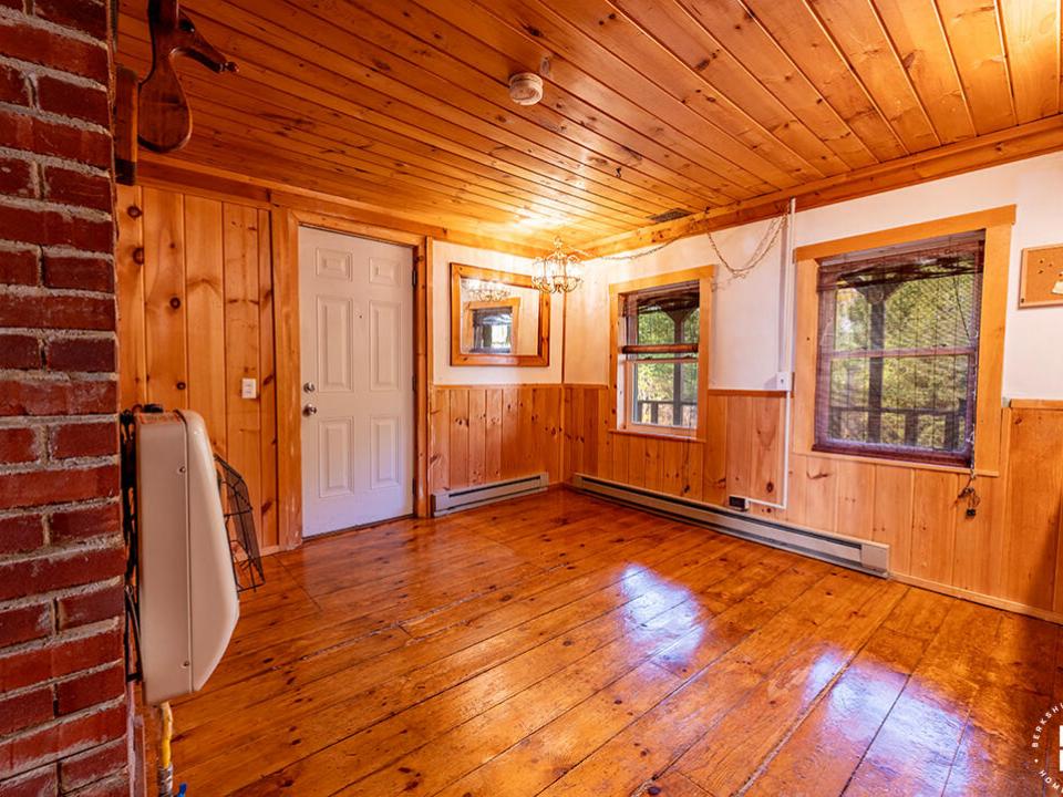 LakePlacidHomeOnOldMil_DR