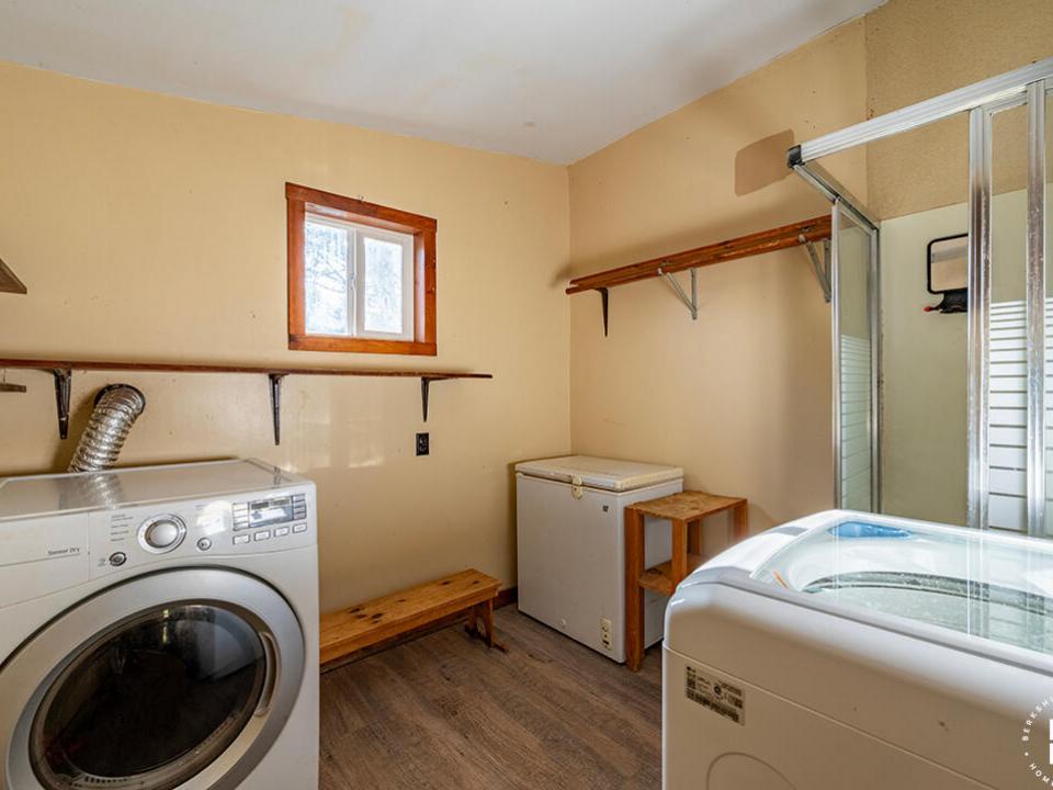 LakePlacidHomeOnOldMil_LaundryRoom