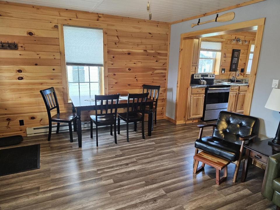 Magurk - dining living