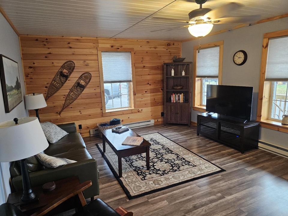 Magurk - living rm II