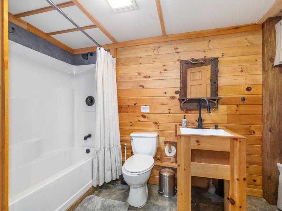 137-mountain-view-lane-wilmington-ny-129