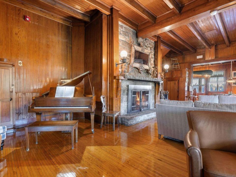 W10-NY0592-005 W10-NY0592-005