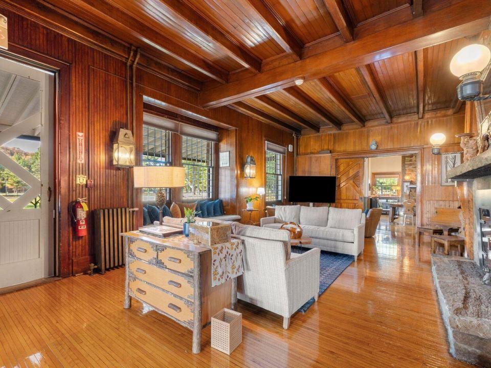 W23-NY0592-003 W23-NY0592-003