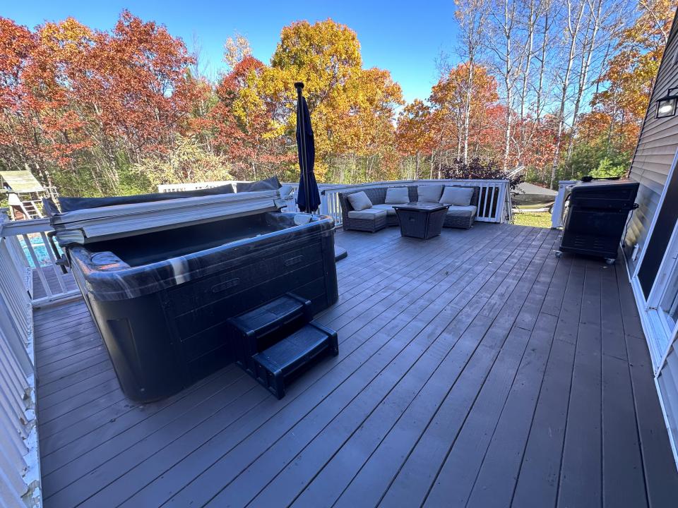 Back Deck & Hot Tub