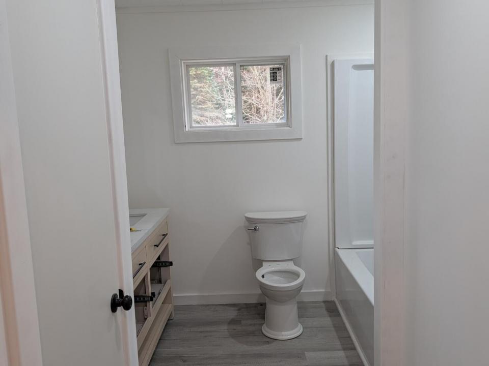 PXL_20260415_210038374