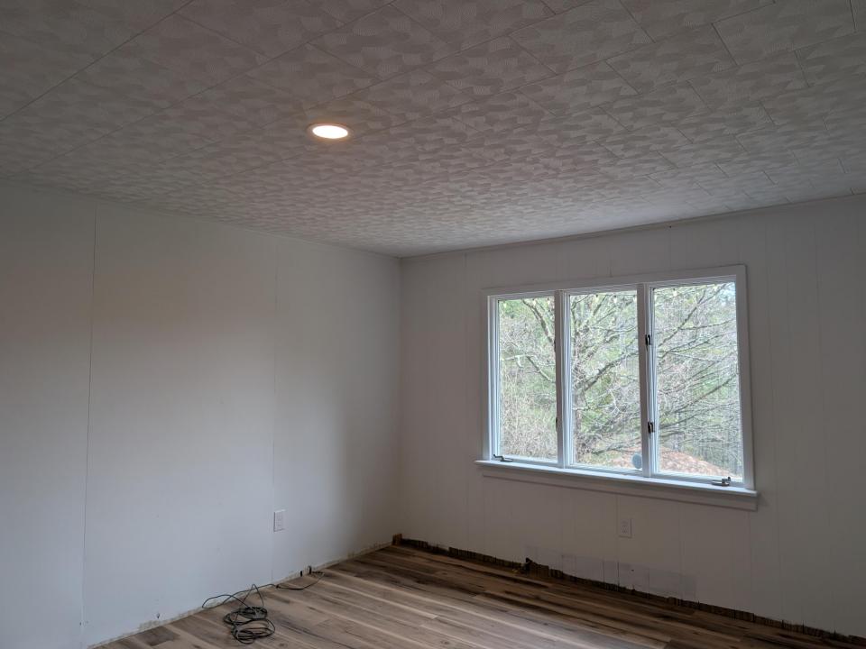 PXL_20260415_210128739