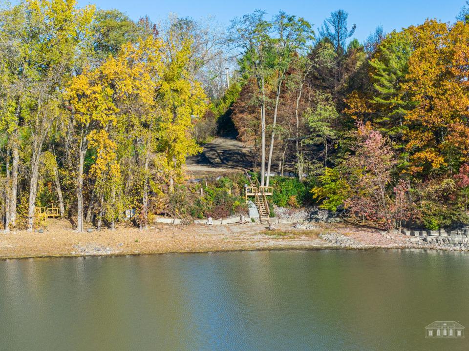 22 24 Hedge Row Crown Point Lot-2