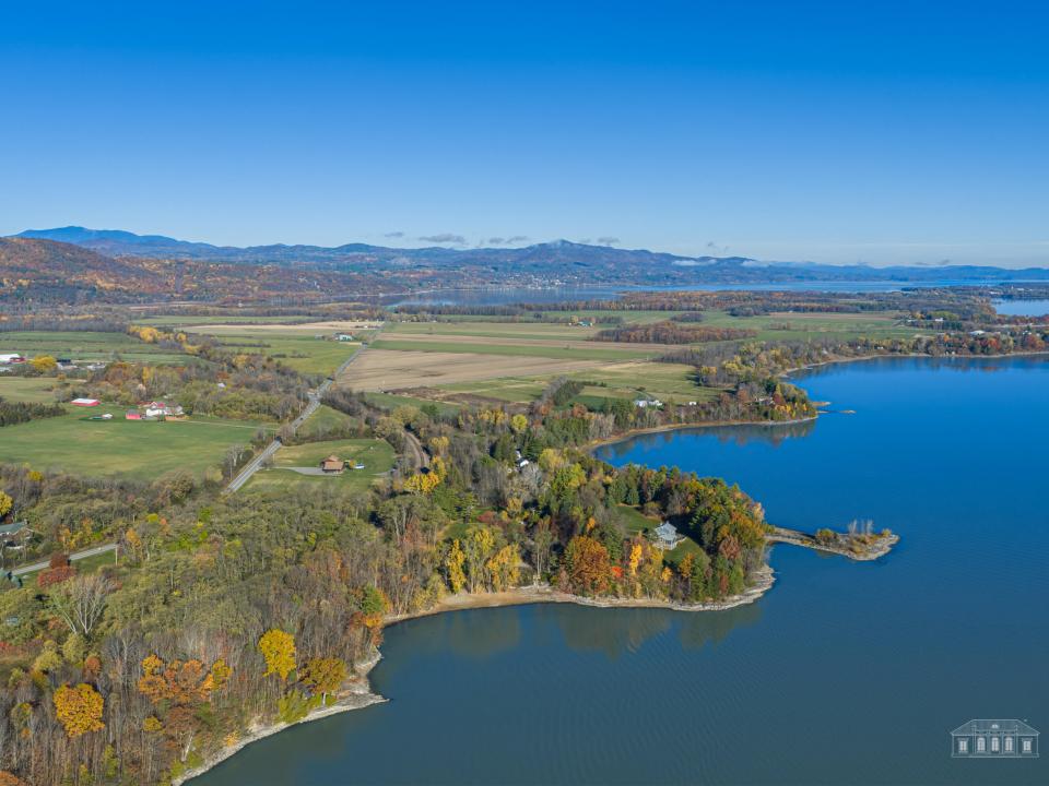 22 24 Hedge Row Crown Point Lot-28