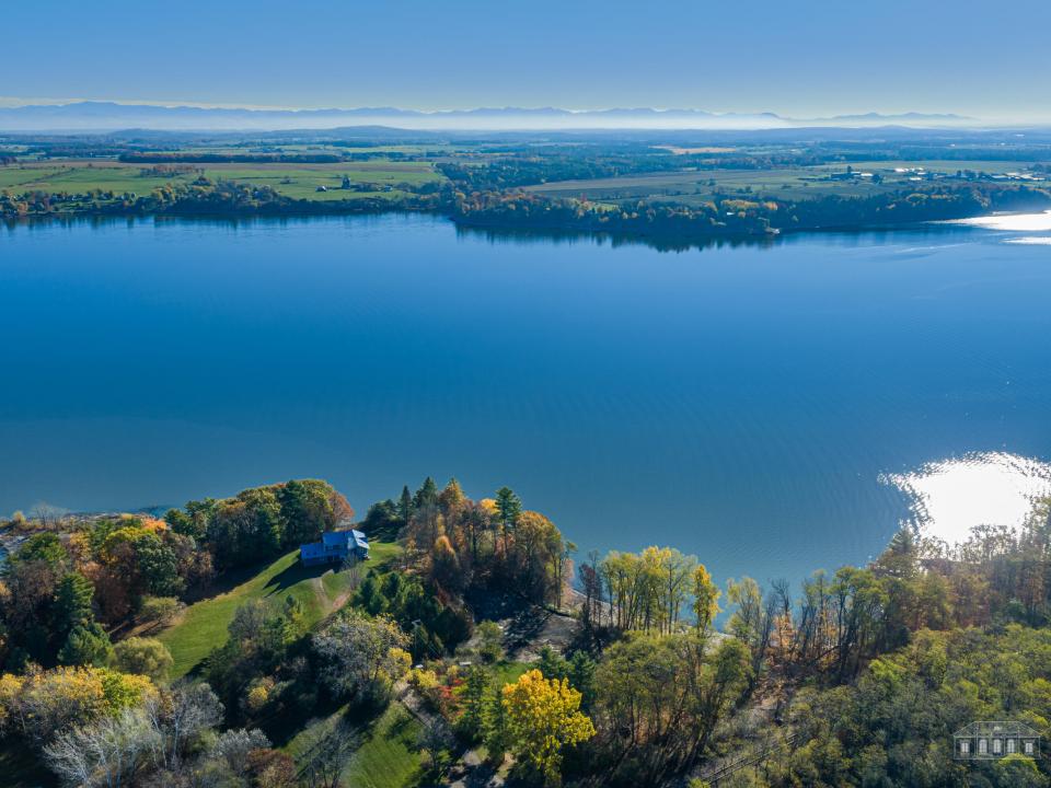 22 24 Hedge Row Crown Point Lot-32