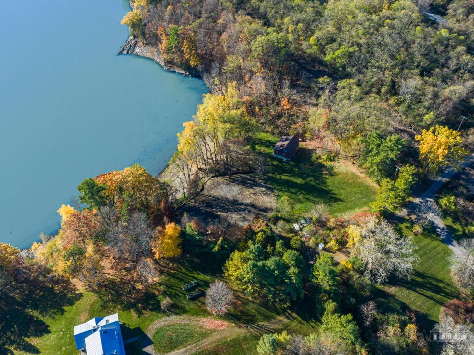 22 24 Hedge Row Crown Point Lot-53