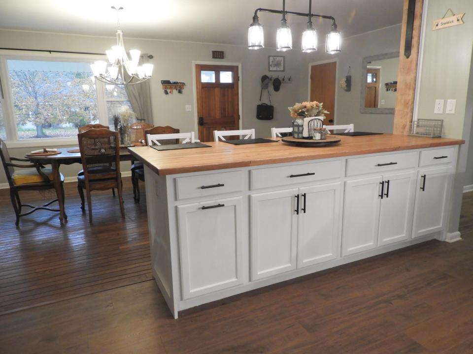 Kitchen to Dining room