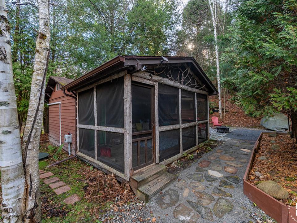 ColbyCabins_Fish_Exterior