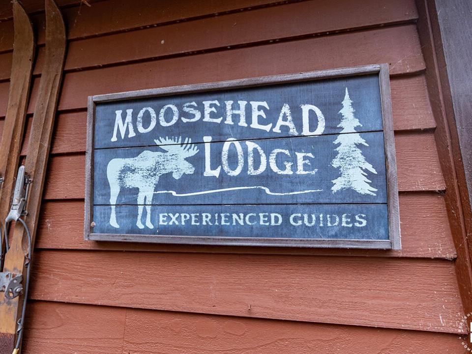 ColbyCabins_Moose_Sign