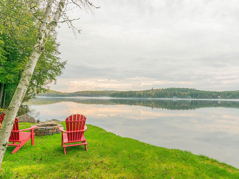 lakeside at Loon cabin_web
