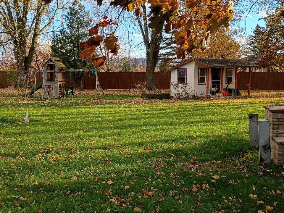 2428 Rte. 22  play set  and playhouse