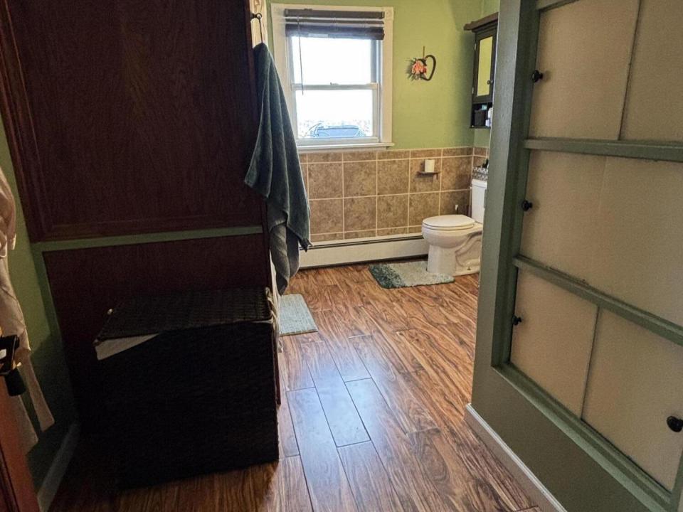 2428 Rte. 22 bath 2b