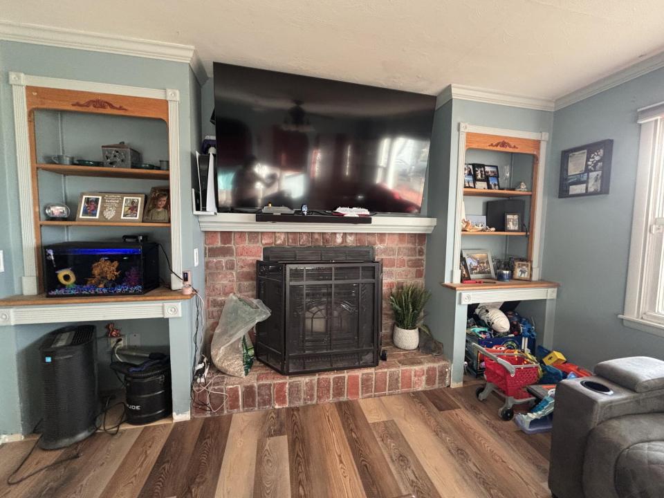 2428 Rte. 22 living room 2