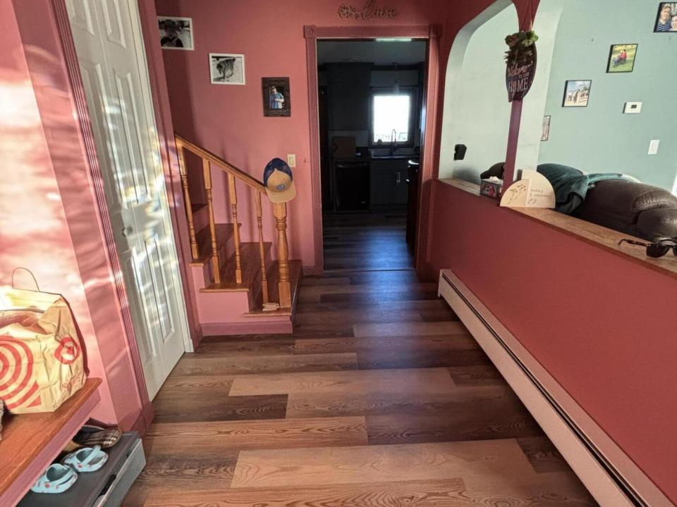 2428 Rte. 22 entry hall