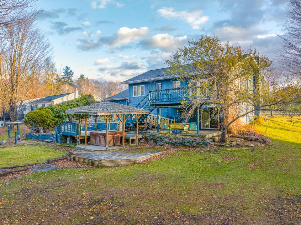 15 East Rounds St-12