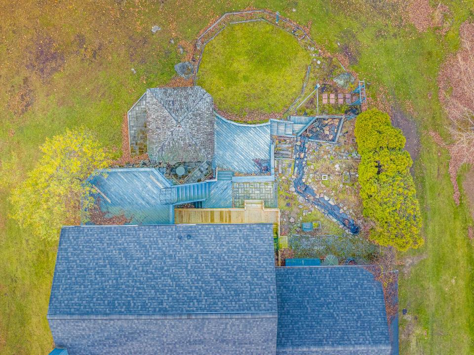 15 East Rounds St-13