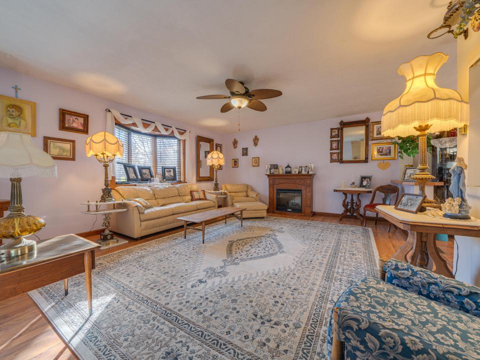 15 East Rounds St-32