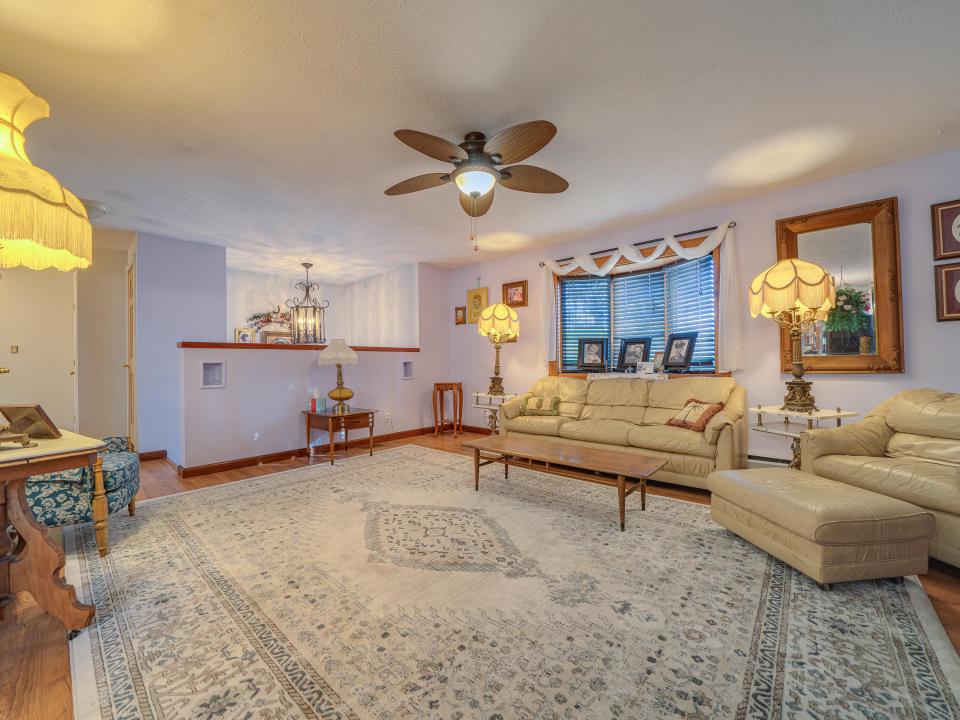 15 East Rounds St-34