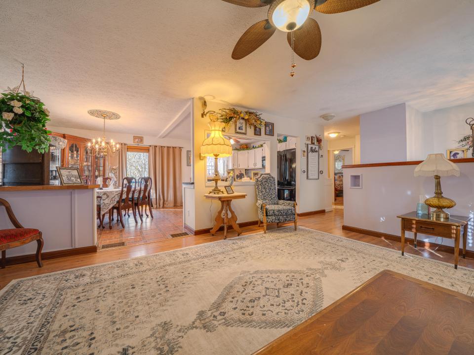 15 East Rounds St-35