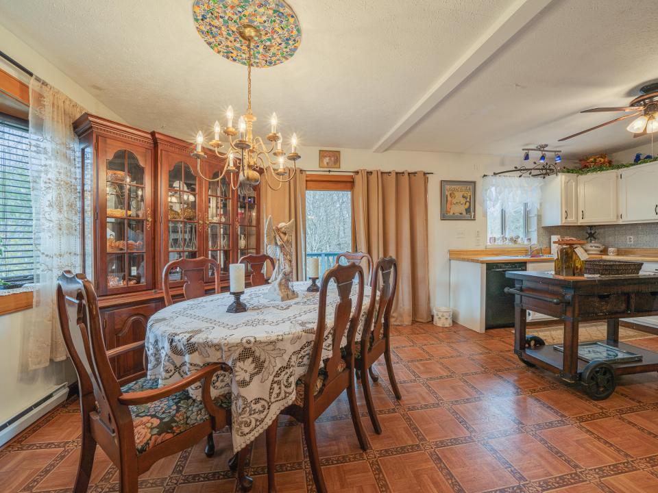 15 East Rounds St-37