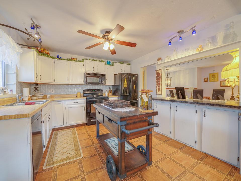 15 East Rounds St-39