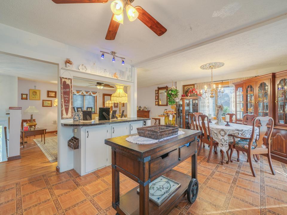 15 East Rounds St-42