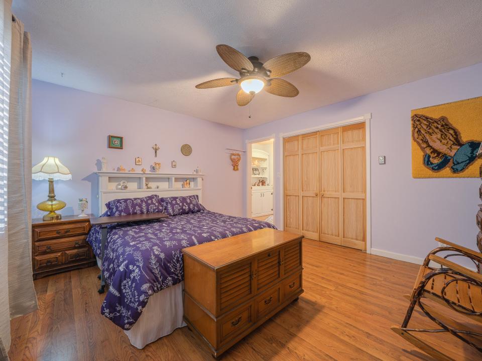 15 East Rounds St-47