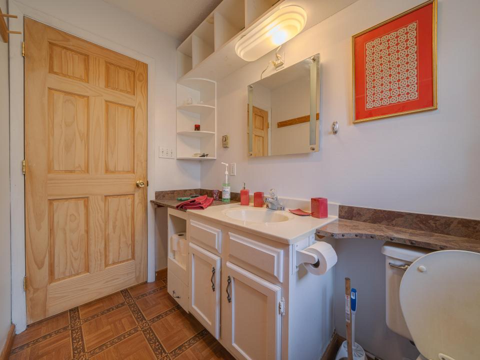 15 East Rounds St-50