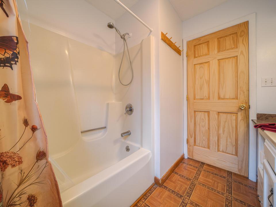 15 East Rounds St-51