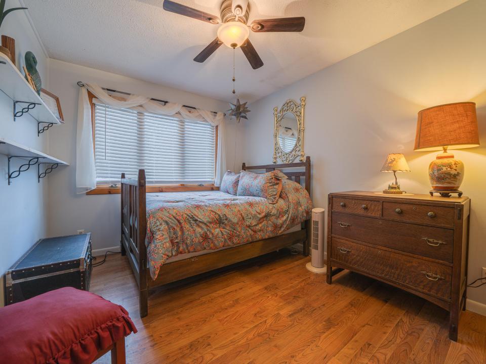 15 East Rounds St-52