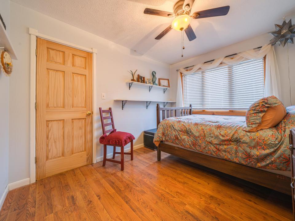 15 East Rounds St-54